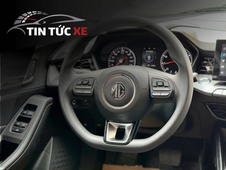 Đánh Giá Chi Tiết Về Thiết Kế, Nội Thất và Vận Hành Của MG5